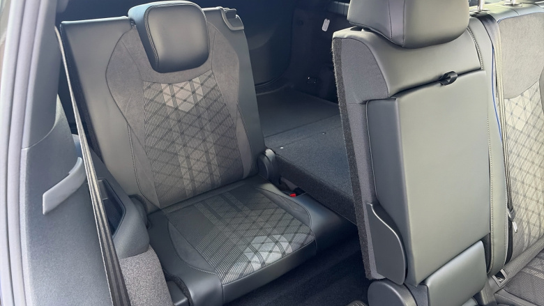 Volkswagen Tayron 1.5 eTSI R-Line 5dr DSG7 [7 Seat] Petrol Estate